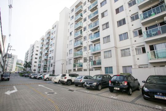 Fachada do bloco de apartamento para alugar com 2 quartos, 50m² em Pechincha, Rio de Janeiro