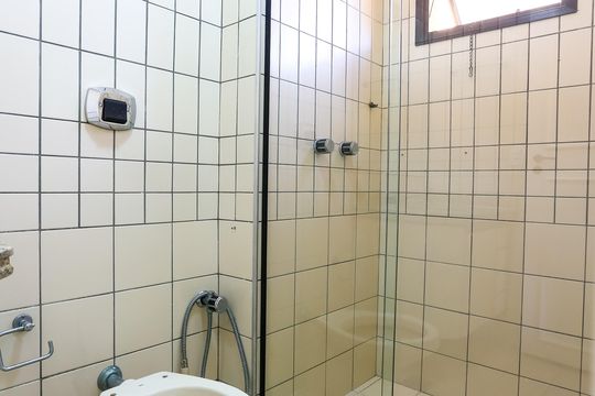 Banheiro da Suíte 2 de apartamento à venda com 3 quartos, 360m² em Vila Andrade, São Paulo