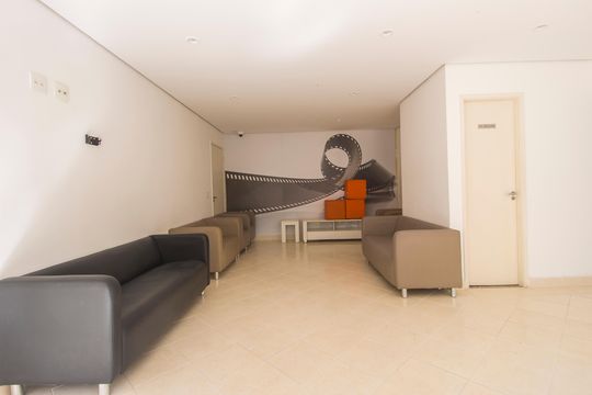 Sala de TV de apartamento para alugar com 3 quartos, 80m² em Jardim Tupanci, Barueri