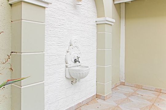 Área comum de casa de condomínio à venda com 5 quartos, 680m² em Vila Savian, Vinhedo