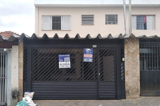 Fachada de casa à venda com 4 quartos, 160m² em Vila Mazzei, São Paulo