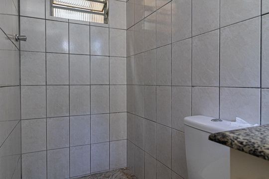 Banheiro da Suíte de casa para alugar com 2 quartos, 130m² em Vila Ré, São Paulo