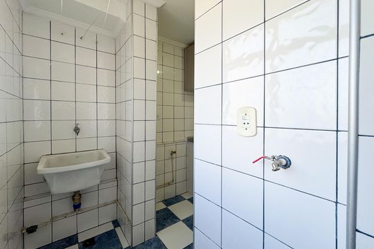 Área de Serviço de apartamento para alugar com 2 quartos, 53m² em Santa Terezinha, São Bernardo do Campo