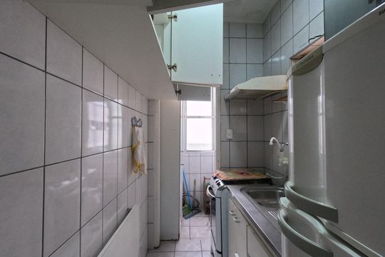 Cozinha de apartamento para alugar com 1 quarto, 45m² em José Menino, Santos