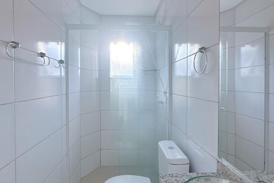 Banheiro 2 de apartamento para alugar com 2 quartos, 55m² em Ingleses do Rio Vermelho, Florianópolis