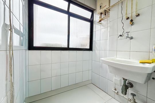 Área de serviço de apartamento para alugar com 2 quartos, 64m² em Sumaré, São Paulo