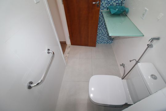 Banheiro 1 de apartamento para alugar com 2 quartos, 64m² em Carandiru, São Paulo