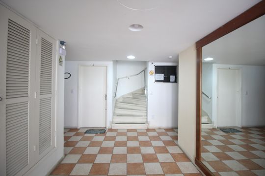 Área comum de apartamento para alugar com 0 quarto, 37m² em Boa Vista, Porto Alegre