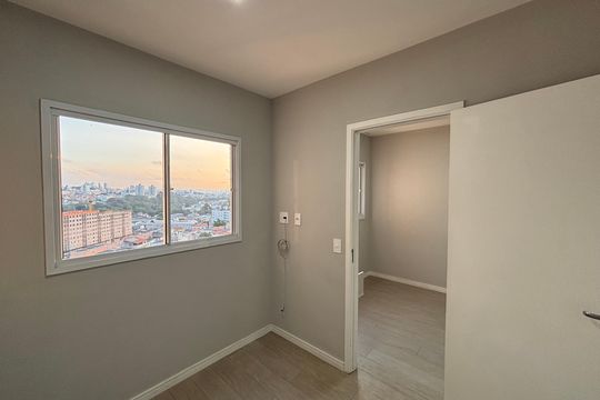 Quarto 1 de apartamento à venda com 2 quartos, 33m² em Vila Pierina, São Paulo