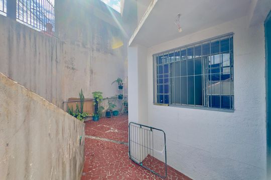 Entrada de apartamento para alugar com 1 quarto, 28m² em Jardim Flor da Montanha, Guarulhos