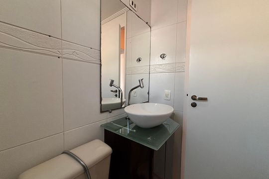 Banheiro de apartamento para alugar com 2 quartos, 54m² em Vila Nova Conceição, São Paulo