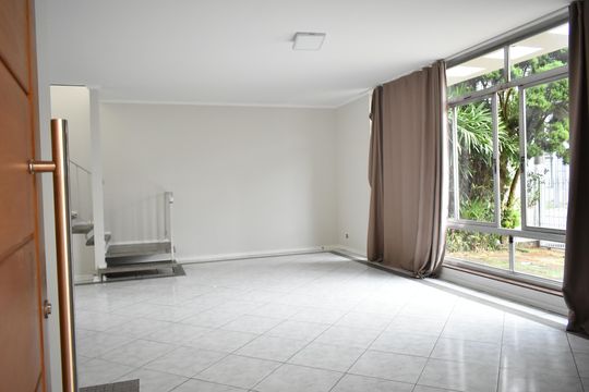 Casa para alugar com 3 quartos, 240m² em Planalto Paulista, São Paulo