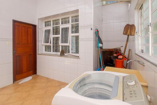 Área de Serviço de casa à venda com 4 quartos, 280m² em Vila Ipojuca, São Paulo