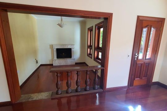 Sala de casa à venda com 4 quartos, 500m² em Interlagos, São Paulo