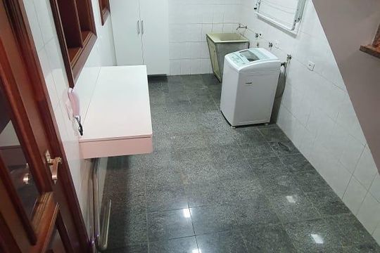 Lavanderia de casa à venda com 4 quartos, 500m² em Interlagos, São Paulo