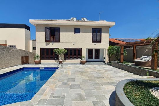 Quintal de casa à venda com 4 quartos, 500m² em Interlagos, São Paulo
