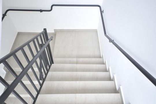 Escada de apartamento para alugar com 2 quartos, 40m² em Vila Guilherme, São Paulo