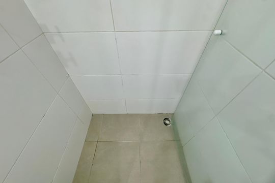 Banheiro de kitnet/studio para alugar com 1 quarto, 40m² em Vila Augusta, Guarulhos