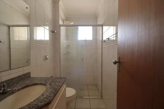 Banheiro da Suíte de apartamento para alugar com 1 quarto, 46m² em Nova Aliança, Ribeirão Preto