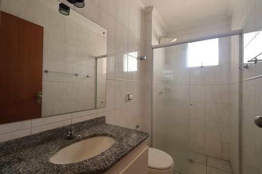 Banheiro da Suíte de apartamento para alugar com 1 quarto, 46m² em Nova Aliança, Ribeirão Preto