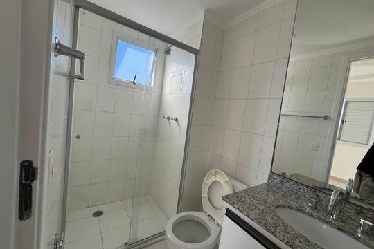 Banheiro social de apartamento para alugar com 3 quartos, 110m² em Carandiru, São Paulo