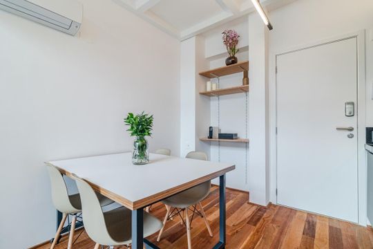 Cozinha de apartamento para alugar com 1 quarto, 43m² em Jardim das Bandeiras, São Paulo
