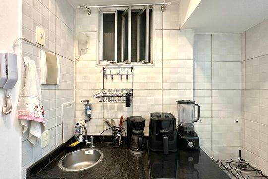 Cozinha de apartamento para alugar com 1 quarto, 36m² em Copacabana, Rio de Janeiro