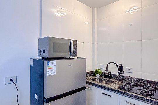 Cozinha de apartamento para alugar com 1 quarto, 30m² em Jardim Helena, São Paulo