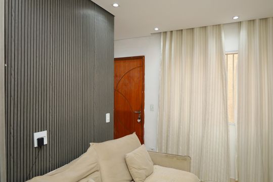 Sala de casa de condomínio à venda com 2 quartos, 64m² em Vila Regina, São Paulo