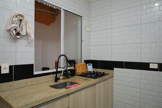 Cozinha de casa de condomínio à venda com 2 quartos, 64m² em Vila Regina, São Paulo