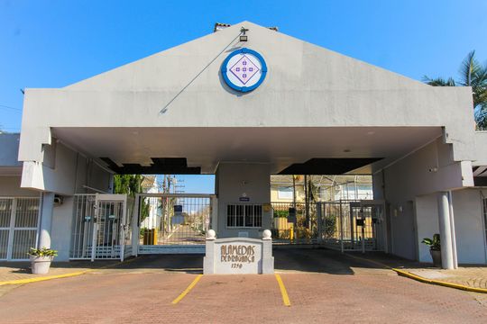 Fachada de casa de condomínio à venda com 2 quartos, 88m² em Rio Branco, Canoas