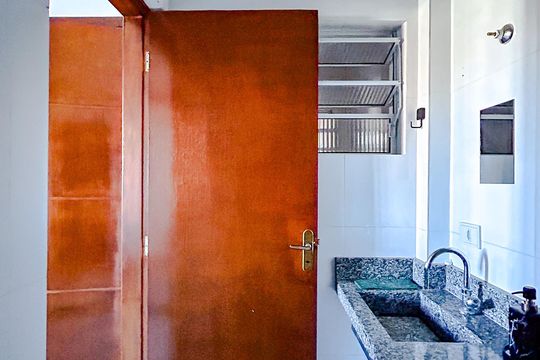 Banheiro da Suíte de apartamento para alugar com 1 quarto, 30m² em Jardim Helena, São Paulo