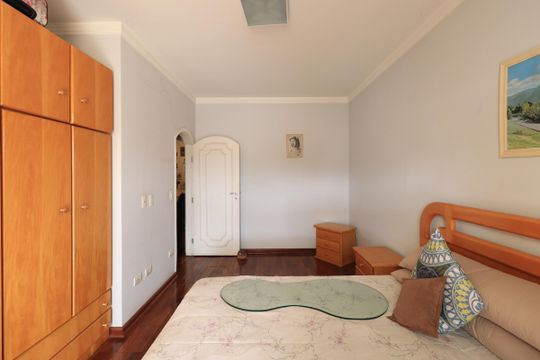 Suíte de casa à venda com 3 quartos, 660m² em Jardim Textil, São Paulo