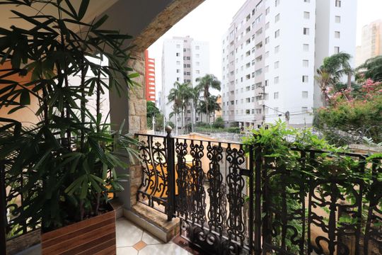 Sacada de casa à venda com 3 quartos, 660m² em Jardim Textil, São Paulo