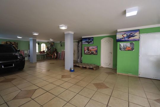 Garagem de casa à venda com 3 quartos, 660m² em Jardim Textil, São Paulo