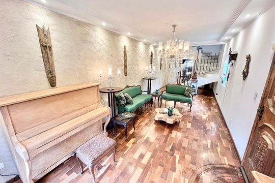 Casa à venda com 3 quartos, 350m² em Parada Inglesa, São Paulo