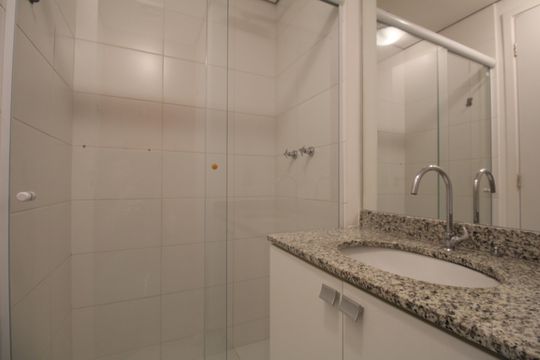 Banheiro 2 de apartamento para alugar com 2 quartos, 68m² em Vila Suzana, São Paulo
