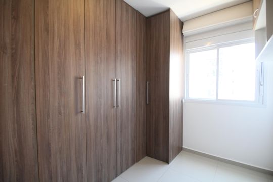 Quarto 1 de apartamento para alugar com 2 quartos, 68m² em Vila Suzana, São Paulo