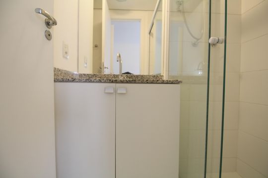 Banheiro 1 de apartamento para alugar com 2 quartos, 68m² em Vila Suzana, São Paulo