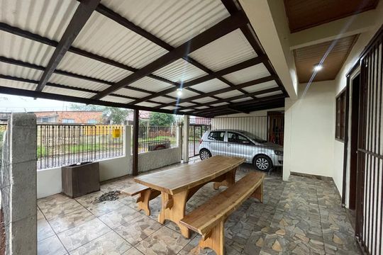Área externa de casa para alugar com 2 quartos, 50m² em Vicentina, São Leopoldo