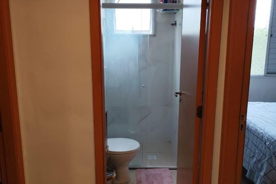 Banheiro de apartamento à venda com 2 quartos, 42m² em Vila Izabel, Guarulhos