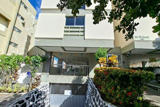 Fachada  de apartamento para alugar com 1 quarto, 60m² em Amaralina, Salvador