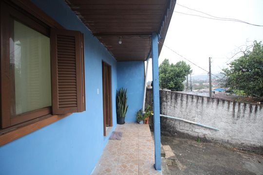 Varanda de casa para alugar com 3 quartos, 220m² em Rubem Berta, Porto Alegre