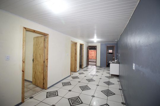 Sala de casa para alugar com 3 quartos, 220m² em Rubem Berta, Porto Alegre