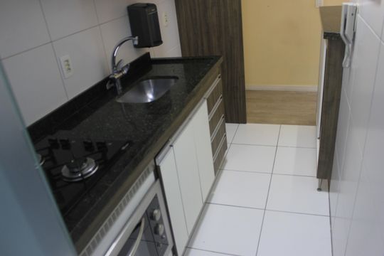 Cozinha  de apartamento à venda com 3 quartos, 56m² em Cocaia, Guarulhos