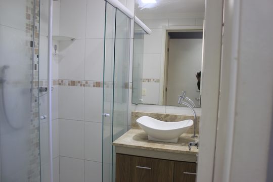 Banheiro da Suíte  de apartamento à venda com 3 quartos, 56m² em Cocaia, Guarulhos