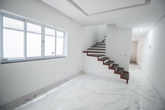 Casa à venda com 3 quartos, 125m² em Jardim Mirna, Taboão da Serra