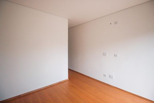 Suíte de casa à venda com 3 quartos, 125m² em Jardim Mirna, Taboão da Serra