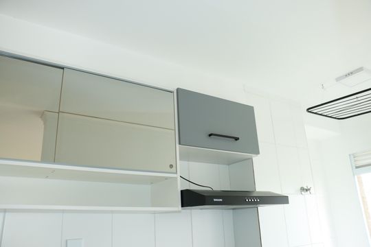 Cozinha de apartamento para alugar com 2 quartos, 47m² em Vila Monte Serrat, Cotia