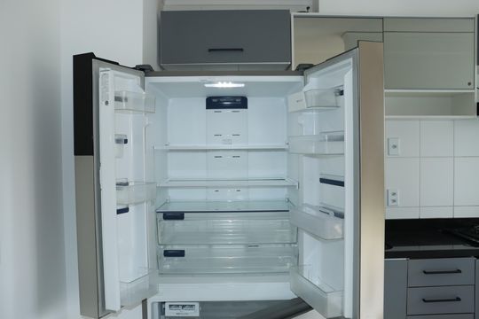 Cozinha de apartamento para alugar com 2 quartos, 47m² em Vila Monte Serrat, Cotia